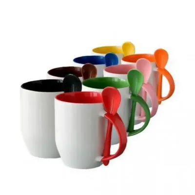 Caneca em cerâmica com colher: opções de cores