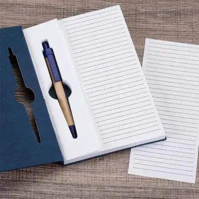 Bloco de anotações ecológico azul com caneta embutida