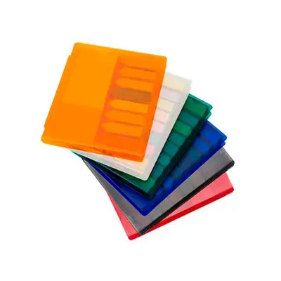 Bloco de anotações plástico inteiro colorido com sticky notes. Possui 8 mini blocos auto-colantes...