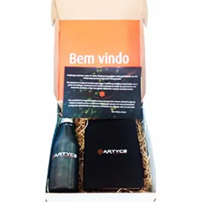 Kit com garrafa e caderneta