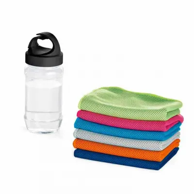 Squeeze plástico com toalha para esporte