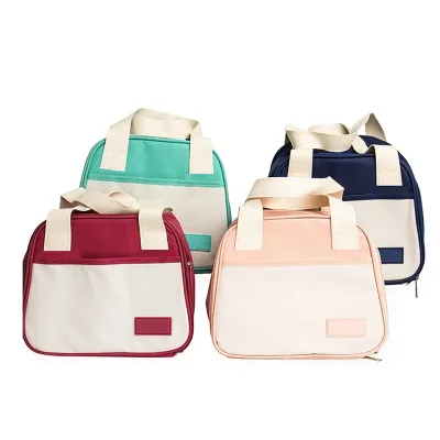 Bolsa térmica com capacidade até 5 litros desenvolvida em Poliéster 600