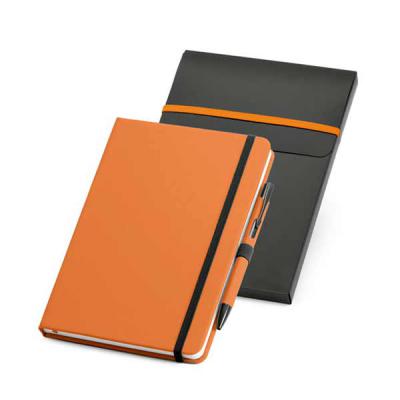 Kit Bloco de Anotação com caneta e embalagem laranja