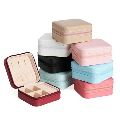 Porta joias de sintético com revestimento aveludado