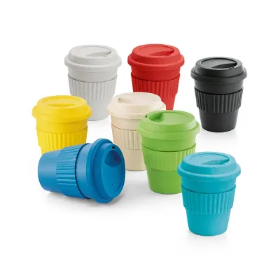 Copos em várias cores