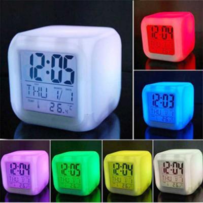 Relógio Cubo Luz LED (opções de cores)