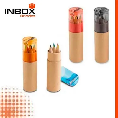 Caixa de lápis de cor com apontador