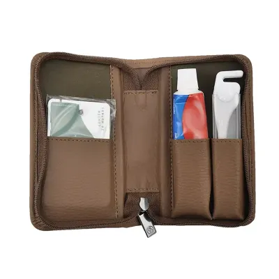 Kit higiene bucal com escova e creme dental