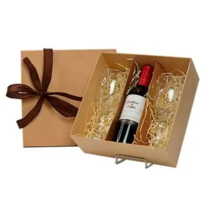 Kit vinho com duas taças em embalagem de MDF