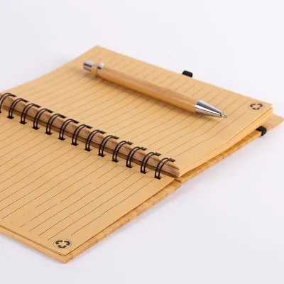 Kit escritório ecológico com caderneta e caneta em bambu