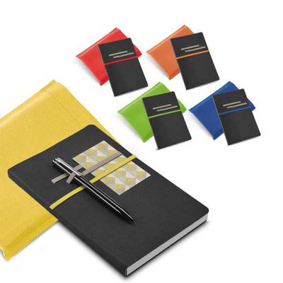 Caderno A5  com suporte para caneta em várias cores