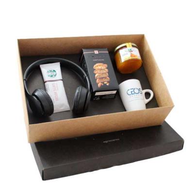Kit Café com fone de ouvido Bluetooth, sachê de Café Mocha Starbucks, caixa de Biscoito Nespresso Cantuccini, pote Geleia Nha - Tuca, caneca de porcelana 120ml