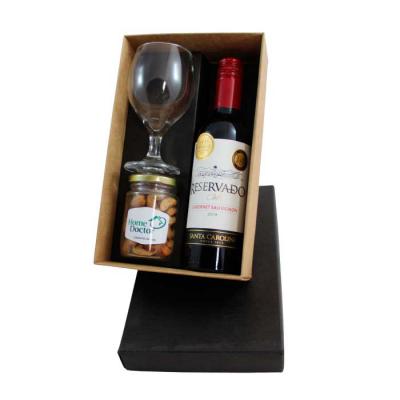 Kit vinho chileno com taça de vidro e pote com nuts