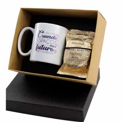 Kit chá com caneca de porcelana e alfajor Havanna