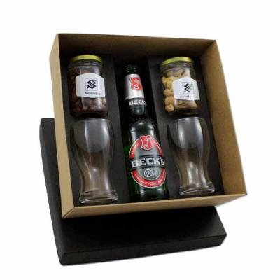 Kit cerveja importada Becks 330ml, dois potes de petiscos e dois copos de vidro