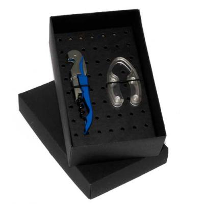 Kit Acessórios de vinho em caixa de papel kraft 