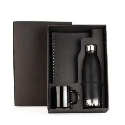 Kit onboarding personalizado com squeeze em inox, caneca em cerâmica e caderno