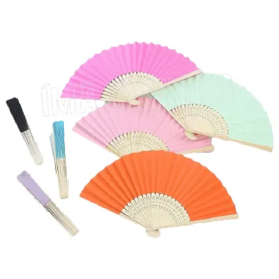 Leque ecológico feito em bambu: várias cores