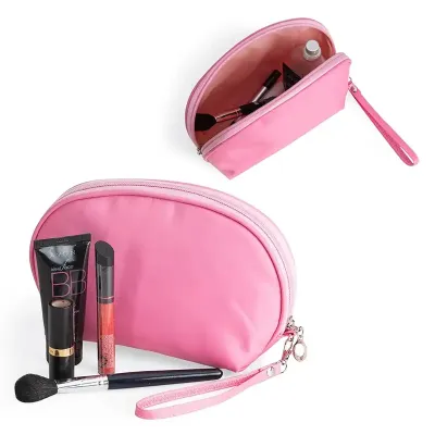 Necessaire de Nylon com itens