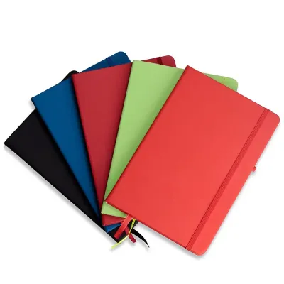 Caderneta emborrachada em várias cores