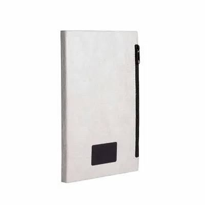 Caderno de anotações capa dura com porta-objetos na capa