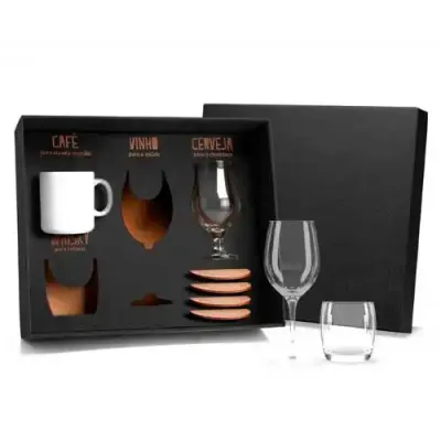Jogo de copos, caneca e porta-copo em caixa