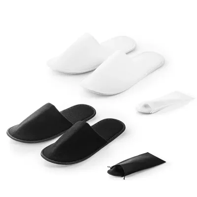 Chinelos de quarto: preto e branco