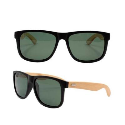Óculos solar com lentes polarizadas com 100% de proteção contra os raios UV e hastes em bambu
