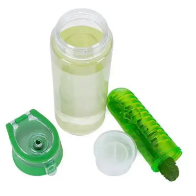 Garrafa Plástica com infusor