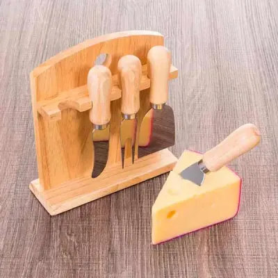 Kit queijo com 5 peças em madeira