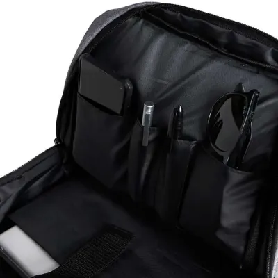 Mochila de Nylon 21L USB 2
