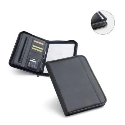 Pasta A4 em sintético, com bolso frontal e fecho