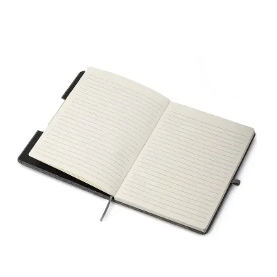 Caderno de anotações ecológico aberto