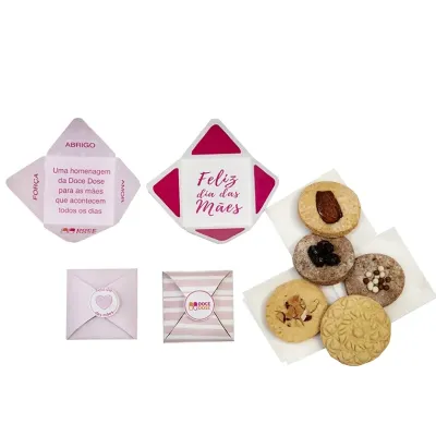 Biscoito com cobertura de nuts em caixinha envelope para o Dia das Mães ou qualquer outra data comemorativa