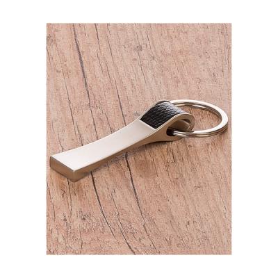 Chaveiro Metálico com Detalhe em Couro