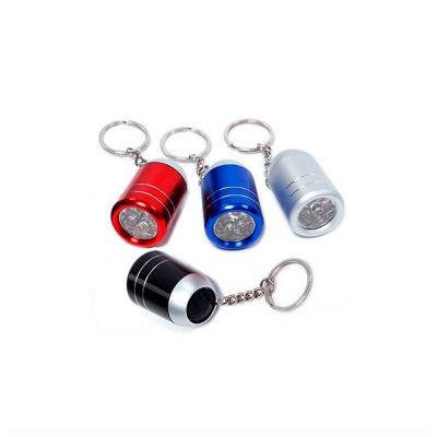 Chaveiro com lanterna. produzido em metal, acompanha 2 pilhas alcalinas AA e tem personalização da logo em laser, cores variadas