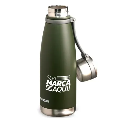 Garrafa térmica verde com infusor de bebidas