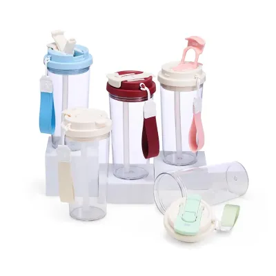 Copos Plásticos com tampa 600ml