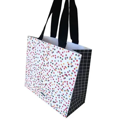 Sacola de papelão personalizada