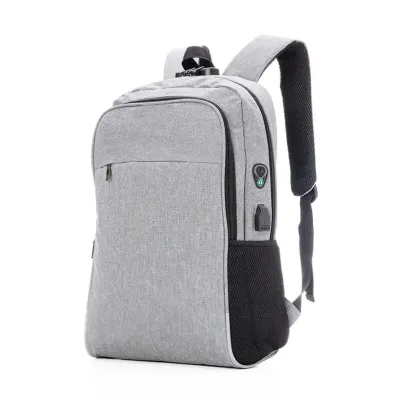 Mochila para notebook em tecido poliéster 300D e interior em 210D,