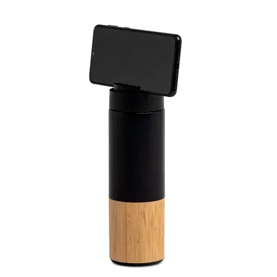 Garrafa térmica produzida em inox 304. Tampa suporte para celuar