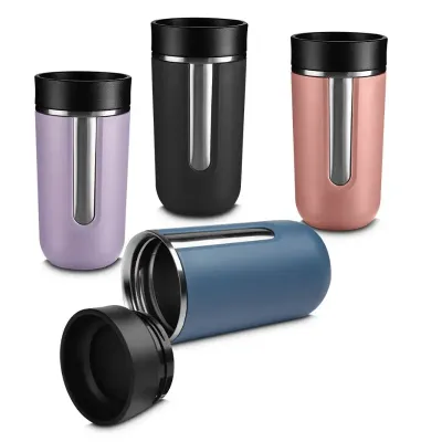 Copo térmico com parede dupla em aço inox e detalhe em plástico