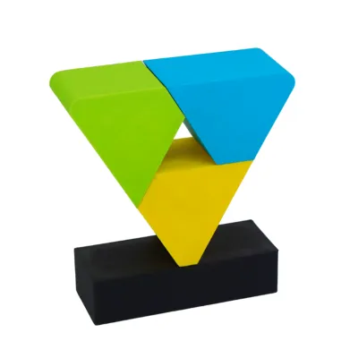 Troféu no formato da sua logo