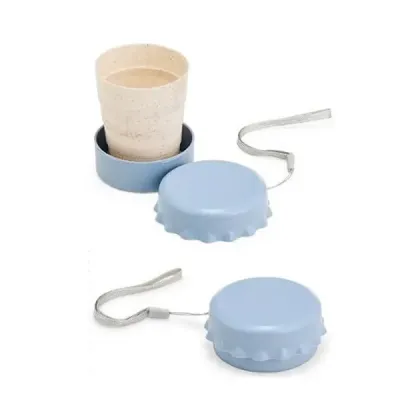 Copo retrátil feito em plástico obtido a partir da palha de trigo