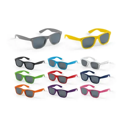 Óculos de sol em PC, em várias cores