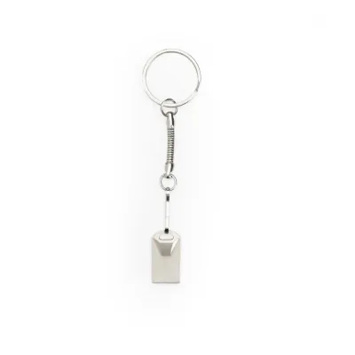 Pen Drive Mini de 4GB/16GB preso em um gancho. Acompanha uma argola de chaveiro e uma corrente. P...