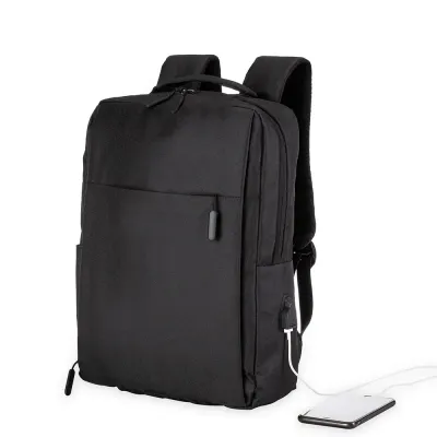 Mochila de nylon 21 litros com três compartimentos, sendo o principal com bolso para notebook 156...