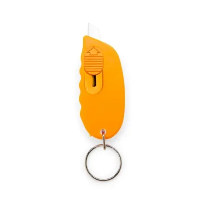 Chaveiro estilete. Sem trava, sendo necessário segurar o botão durante o uso.