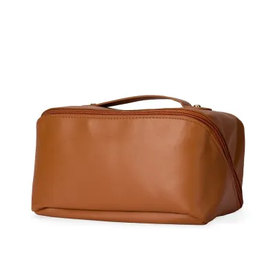 Este nécessaire confeccionado em poliuretano (PU) impermeável possui abertura em 180 graus que re...