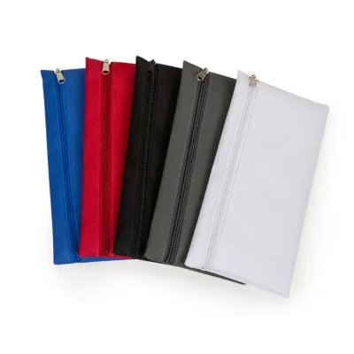 Necessaire de nylon 600 com zíper, frente e verso liso.